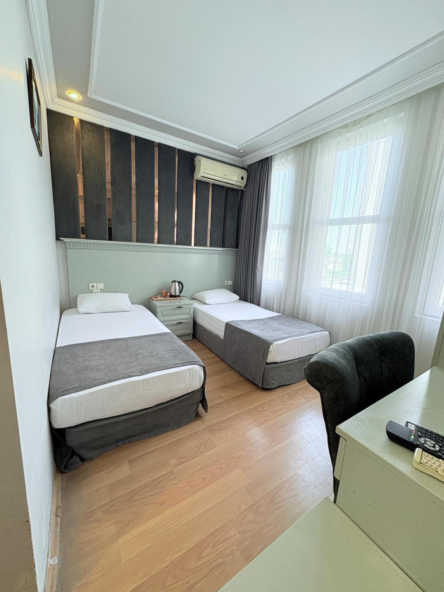 Grand Hurriyet Hotel Estambul Exterior foto